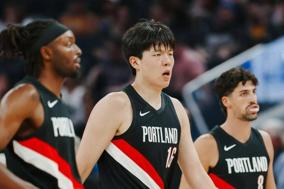 年少时, 组建了包括 年少时, 组建了包括