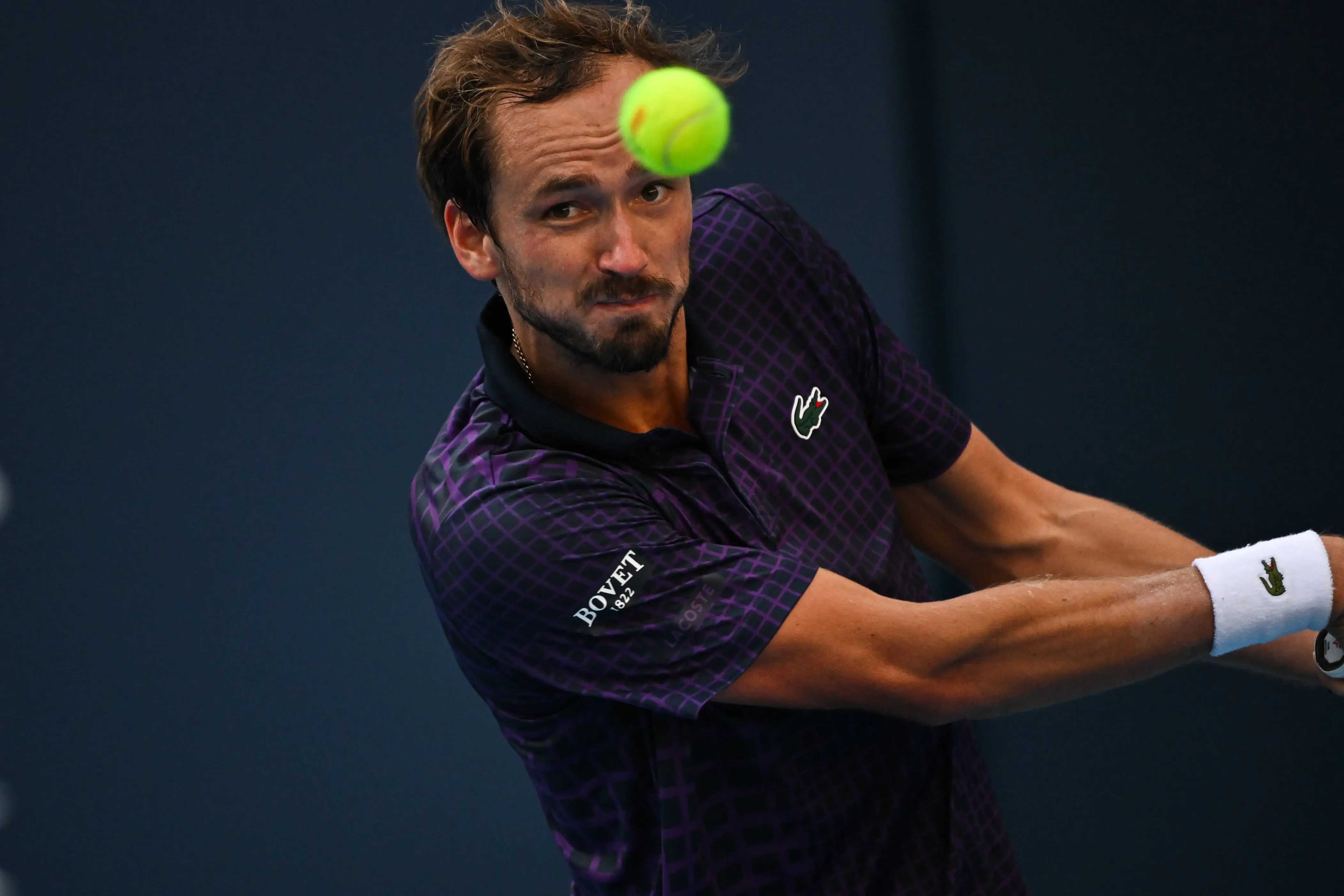 经三次杀进, 冠军的梅德, img